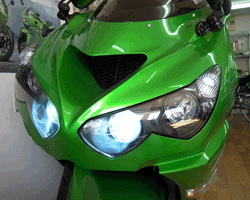 LOビームはHID(6000K)にし、ポジションランプはLEDに変更しました
