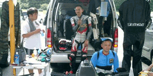 レース前に集中してます