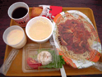 ランチメニューのパスタ プリン付いてます