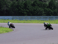 タケ10Rで前走者をロックON中