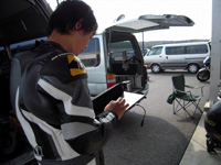 スマホでセッティングを煮詰めてます